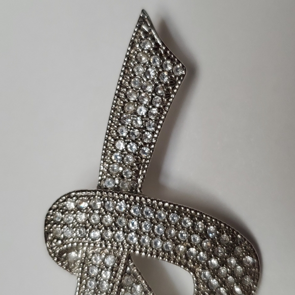 Clear Rhinestone Ribbon Brooch - Picture 6 of 9